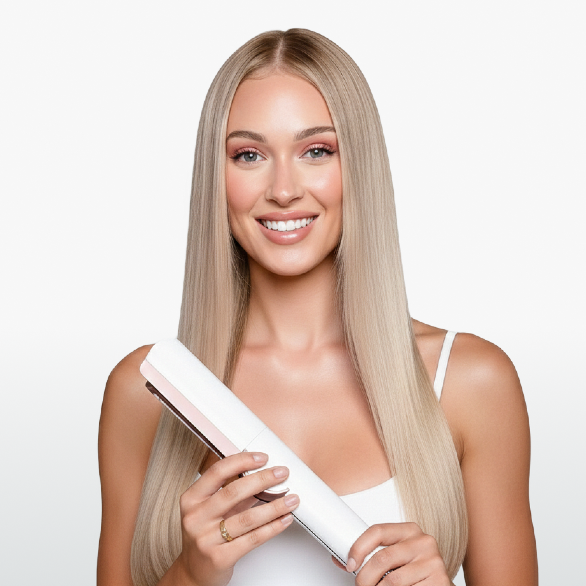 Frau mit perfekt glatten blonden Haaren präsentiert das weiße Hyeton Profi-Glätteisen LUFTGLÄTTE